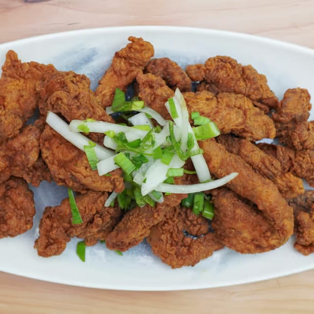 Chicharrón Pollo Sin Hueso / Boneless Chicken Chunks Platter.