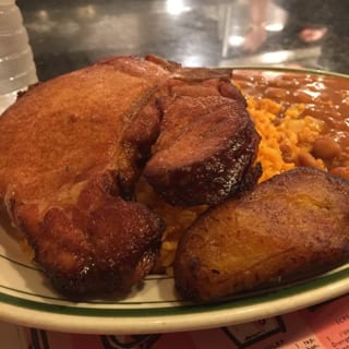 Chuletas Fritas O a La Plancha / Fried or Grilled Pork Chops Platter