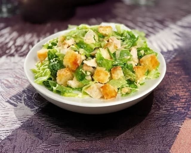 Ensalada Cesar / Caesar Salad.