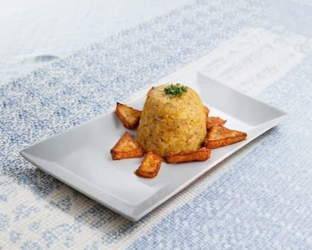 Queso / Ball Plantain with Cheese.