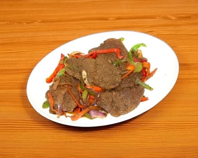 Bistec Salteado / Pepper Steak Platter.
